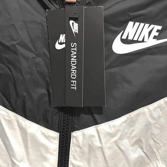 NEW! Nike Girl $65 Windbreaker Hooded Jacket - Picture 2 of 9